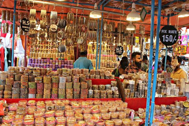 Top 10 Places to Visit in Hyderabad: A Complete Travel Guide Laad Bazaar Old City – colorful bangles and traditional shopping must visit place in hyderabad