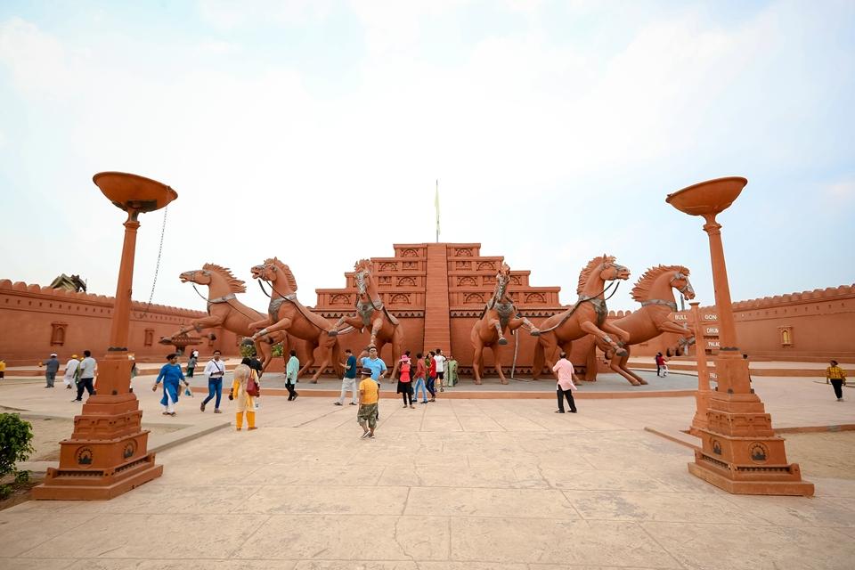 Top 10 Places to Visit in Hyderabad: A Complete Travel Guide Ramoji Film City, one of the best places to visit in Hyderabad